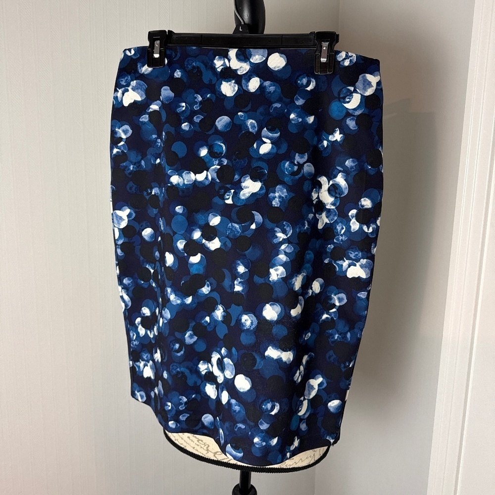 Roz&Ali Medium skirt Blue black dots elastic stretchy mini